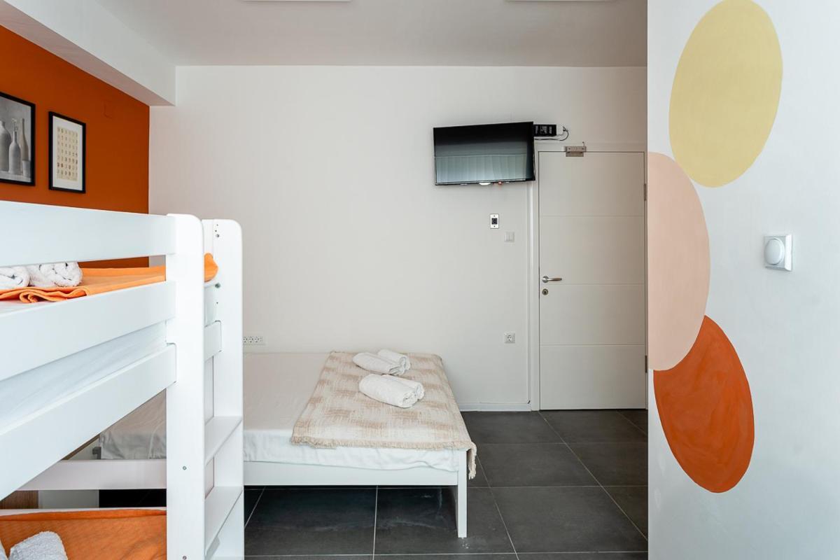 Kostovski Rooms-Near E75 To Greece Veles Exterior photo